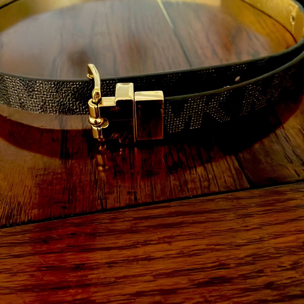 Michael Kors reversible belt.